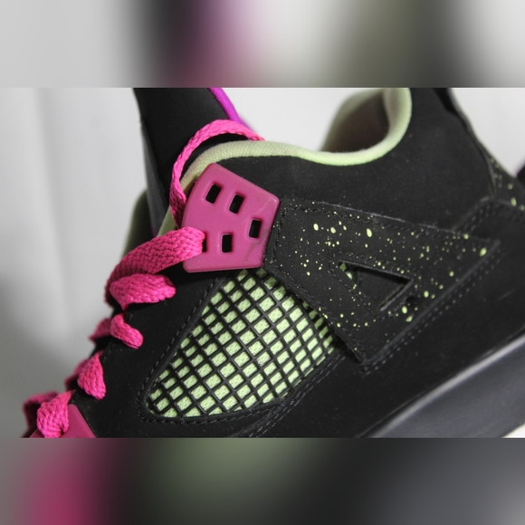 Nike Air Jordan 4 Retro GS "Fuchsia," cir. 2015, 8.5Y (10.5 women's) - Picture 3 of 16
